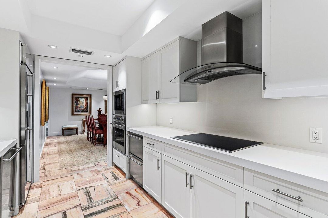 Под контрактом: $36,000 (3 спален, 3 ванн, 2290 Квадратных фут)