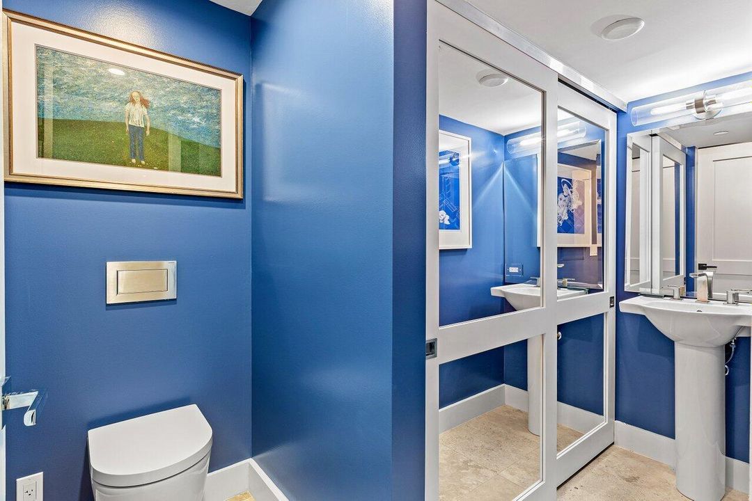 Под контрактом: $36,000 (3 спален, 3 ванн, 2290 Квадратных фут)