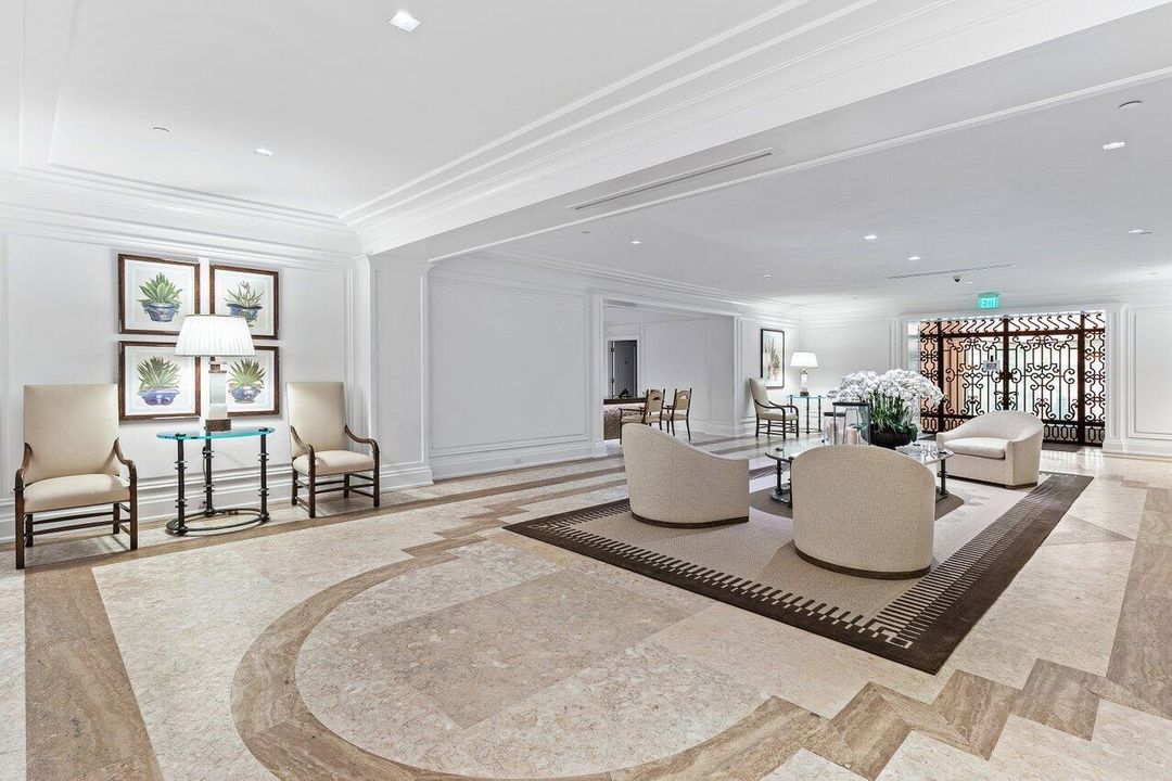 Под контрактом: $36,000 (3 спален, 3 ванн, 2290 Квадратных фут)