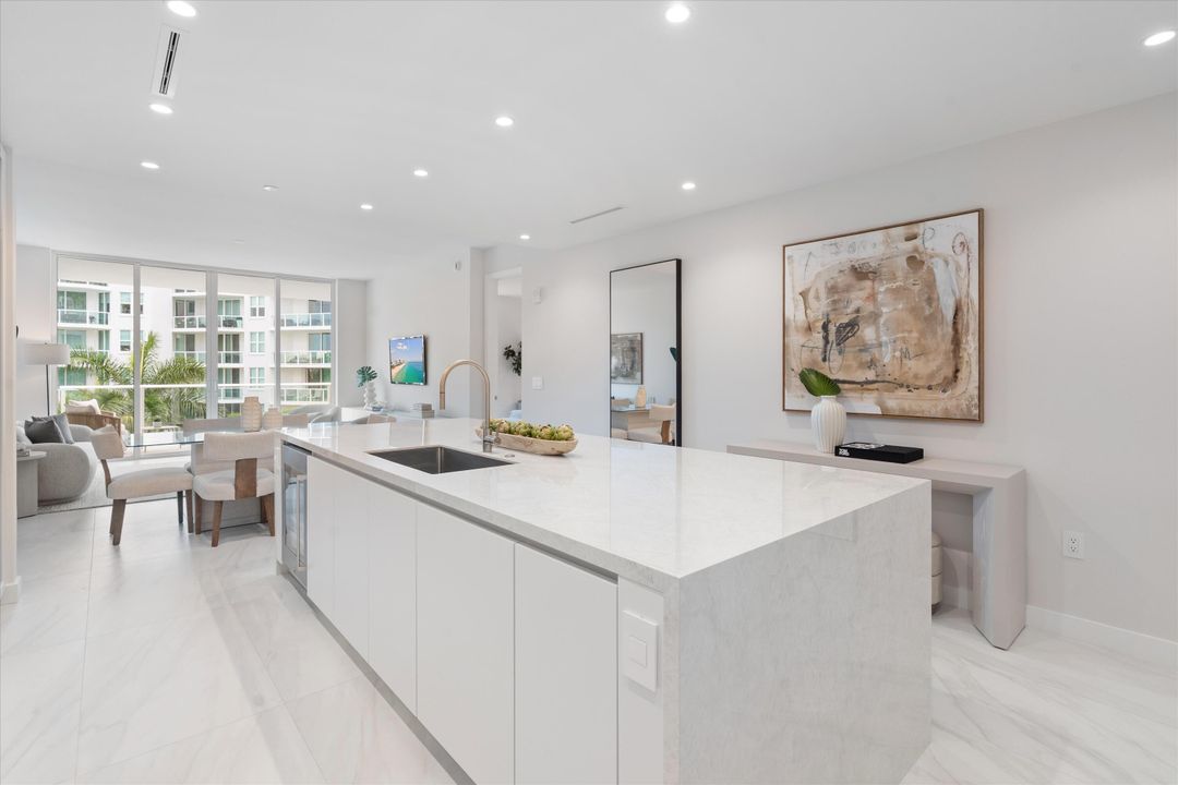 Active With Contract: $1,895,000 (1 beds, 2 baths, 1452 Square Feet)