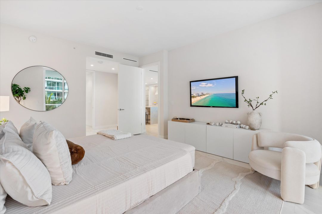 Active With Contract: $1,895,000 (1 beds, 2 baths, 1452 Square Feet)