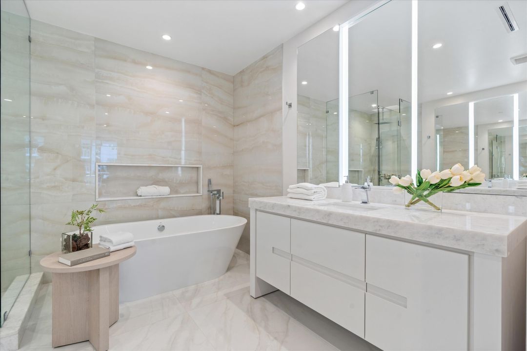 Active With Contract: $1,895,000 (1 beds, 2 baths, 1452 Square Feet)