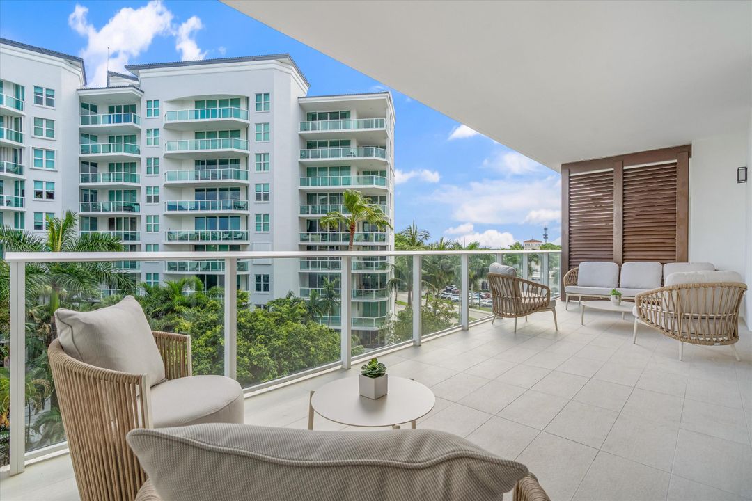 Active With Contract: $1,895,000 (1 beds, 2 baths, 1452 Square Feet)