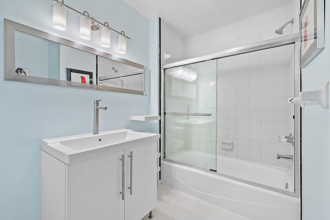 合同活跃: $675,000 (3 贝兹, 2 浴室, 1598 平方英尺)