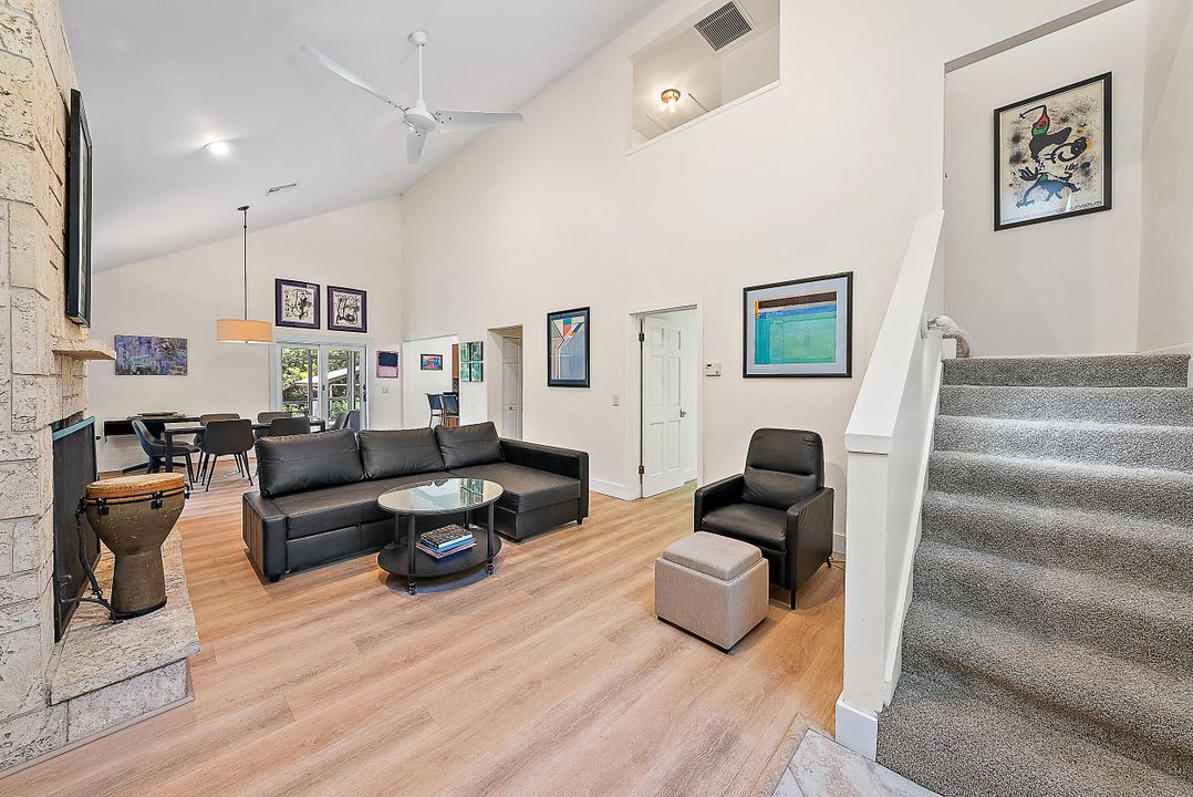 合同活跃: $675,000 (3 贝兹, 2 浴室, 1598 平方英尺)