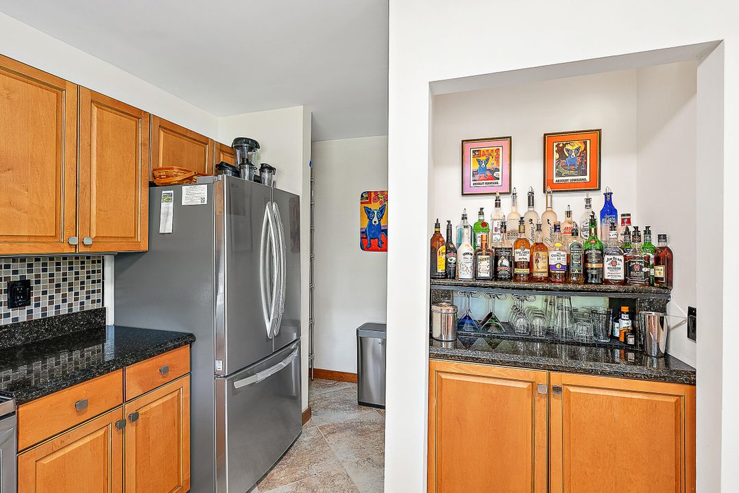 合同活跃: $675,000 (3 贝兹, 2 浴室, 1598 平方英尺)