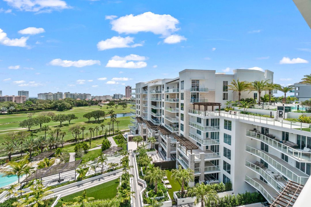 Active With Contract: $1,895,000 (1 beds, 2 baths, 1452 Square Feet)