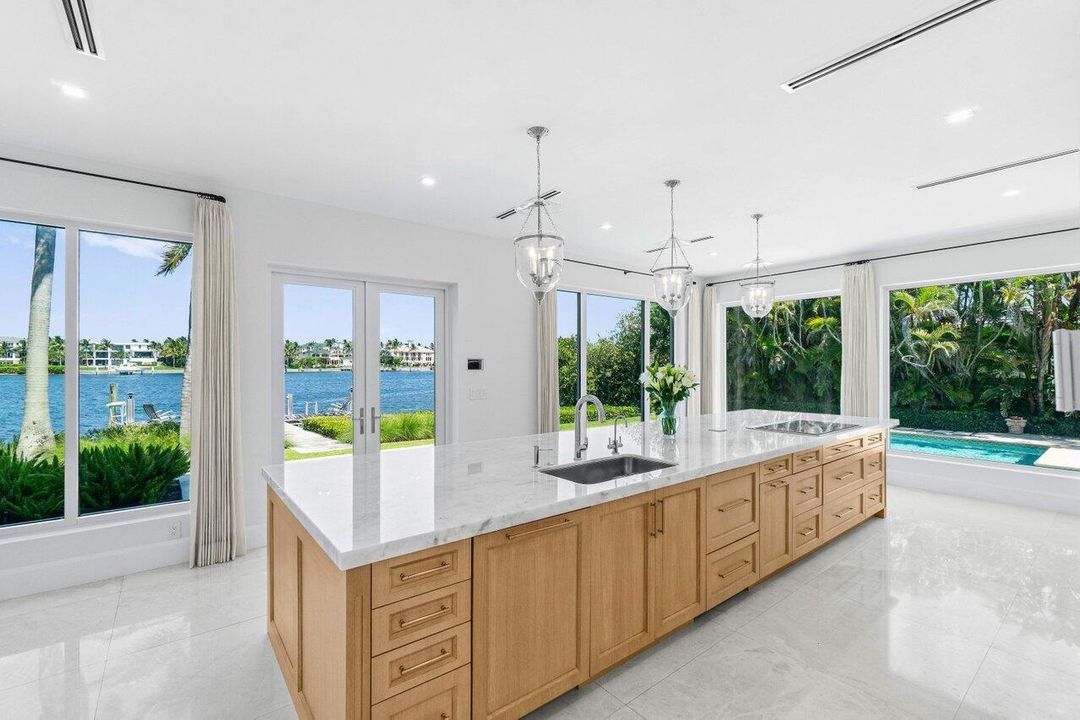 For Sale: $8,900,000 (4 beds, 5 baths, 6279 Square Feet)