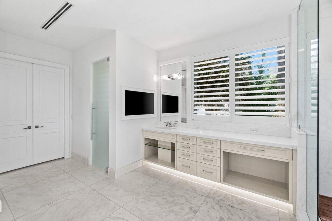 For Sale: $8,900,000 (4 beds, 5 baths, 6279 Square Feet)