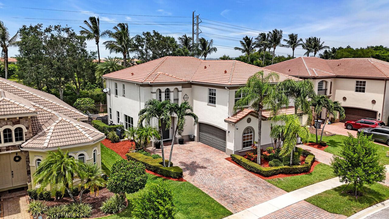 Active With Contract: $1,174,999 (6 beds, 4 baths, 4459 Square Feet)