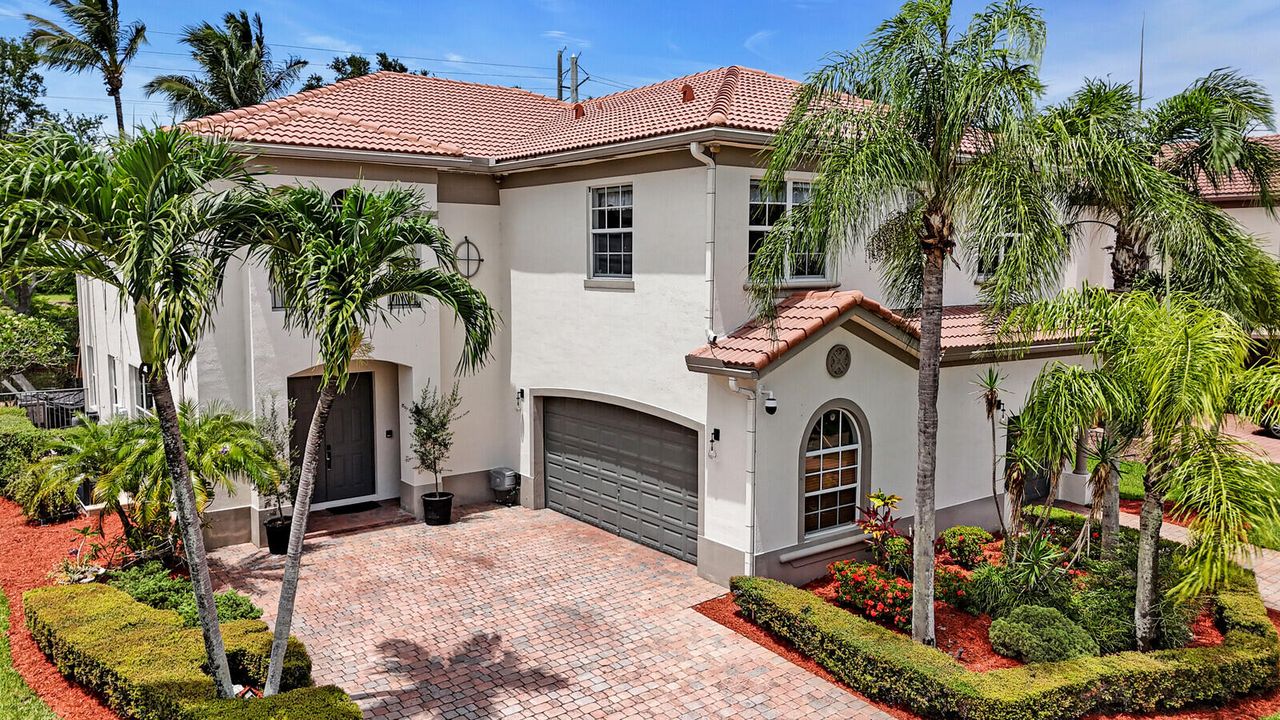 Active With Contract: $1,174,999 (6 beds, 4 baths, 4459 Square Feet)