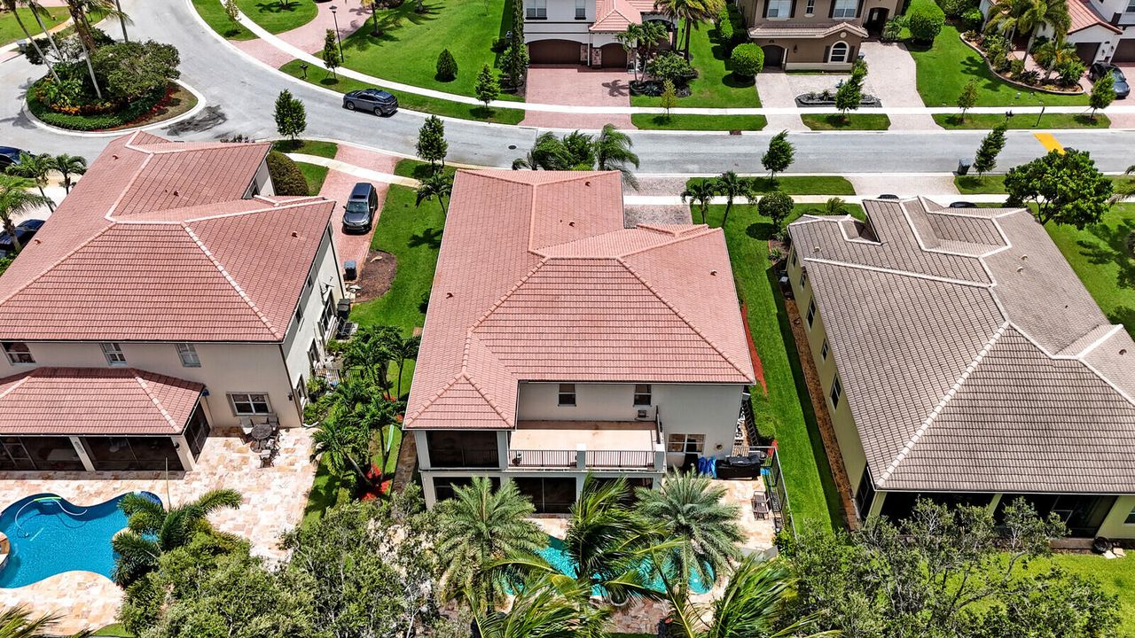 Active With Contract: $1,174,999 (6 beds, 4 baths, 4459 Square Feet)