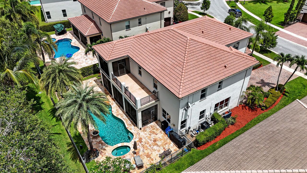 Active With Contract: $1,174,999 (6 beds, 4 baths, 4459 Square Feet)