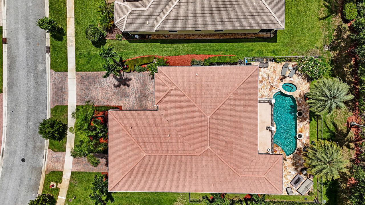 Active With Contract: $1,174,999 (6 beds, 4 baths, 4459 Square Feet)