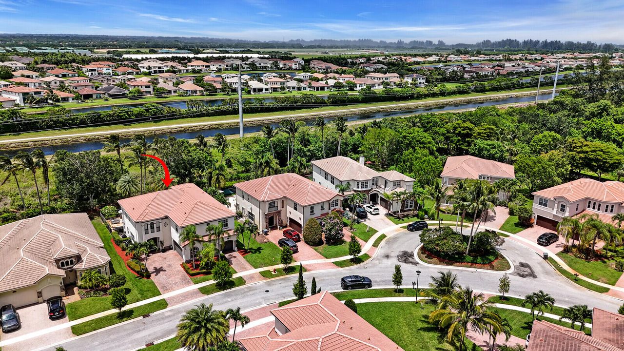 Active With Contract: $1,174,999 (6 beds, 4 baths, 4459 Square Feet)