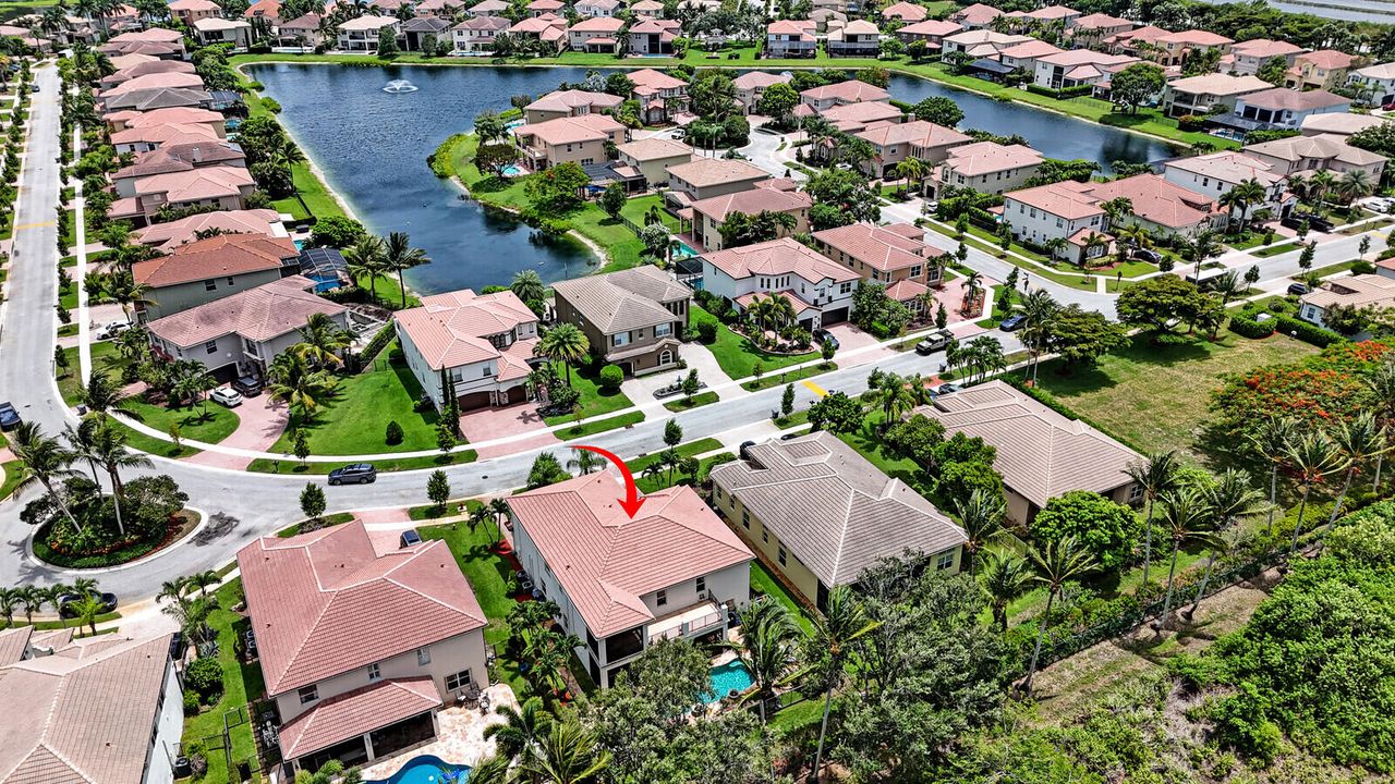 Active With Contract: $1,174,999 (6 beds, 4 baths, 4459 Square Feet)