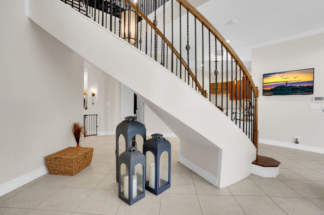 Active With Contract: $1,174,999 (6 beds, 4 baths, 4459 Square Feet)