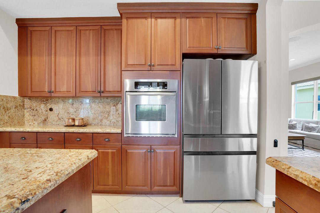 Active With Contract: $1,174,999 (6 beds, 4 baths, 4459 Square Feet)