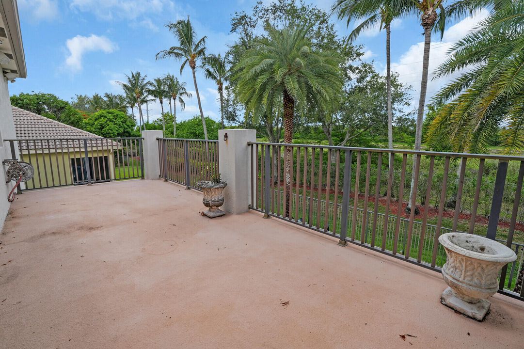 Active With Contract: $1,174,999 (6 beds, 4 baths, 4459 Square Feet)