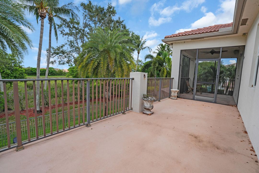 Active With Contract: $1,174,999 (6 beds, 4 baths, 4459 Square Feet)