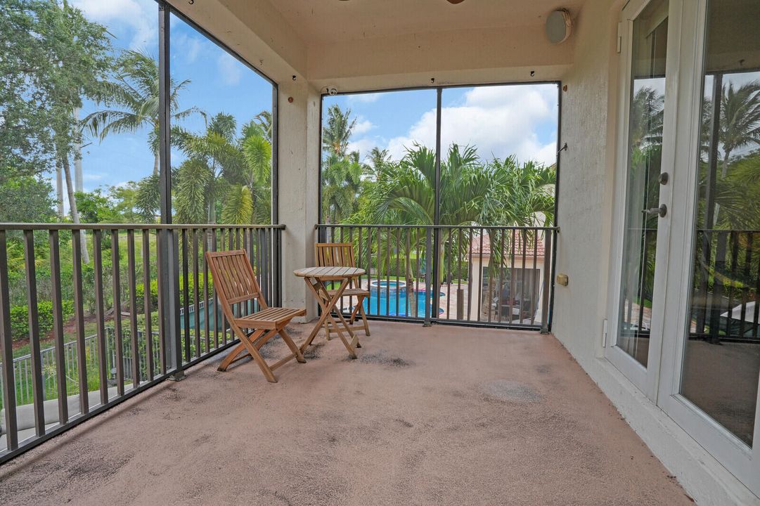 Active With Contract: $1,174,999 (6 beds, 4 baths, 4459 Square Feet)