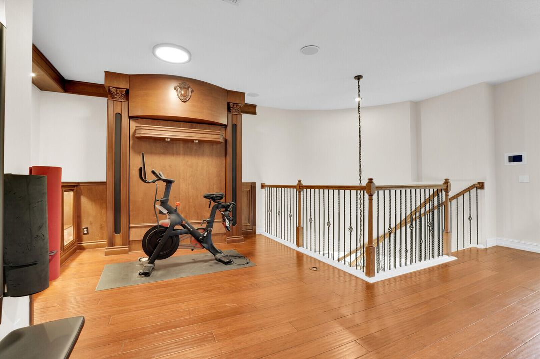 Active With Contract: $1,174,999 (6 beds, 4 baths, 4459 Square Feet)