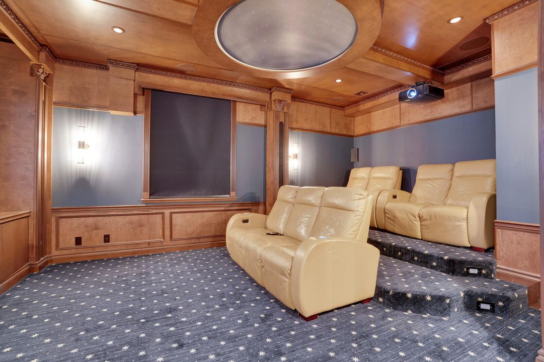 Active With Contract: $1,174,999 (6 beds, 4 baths, 4459 Square Feet)