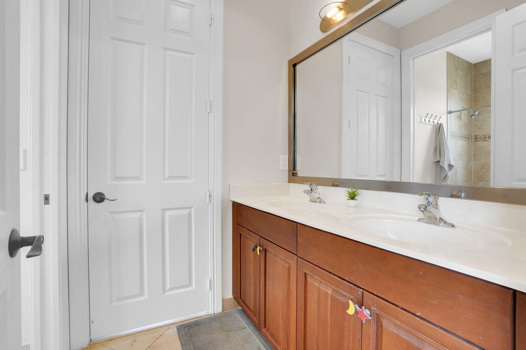 Active With Contract: $1,174,999 (6 beds, 4 baths, 4459 Square Feet)