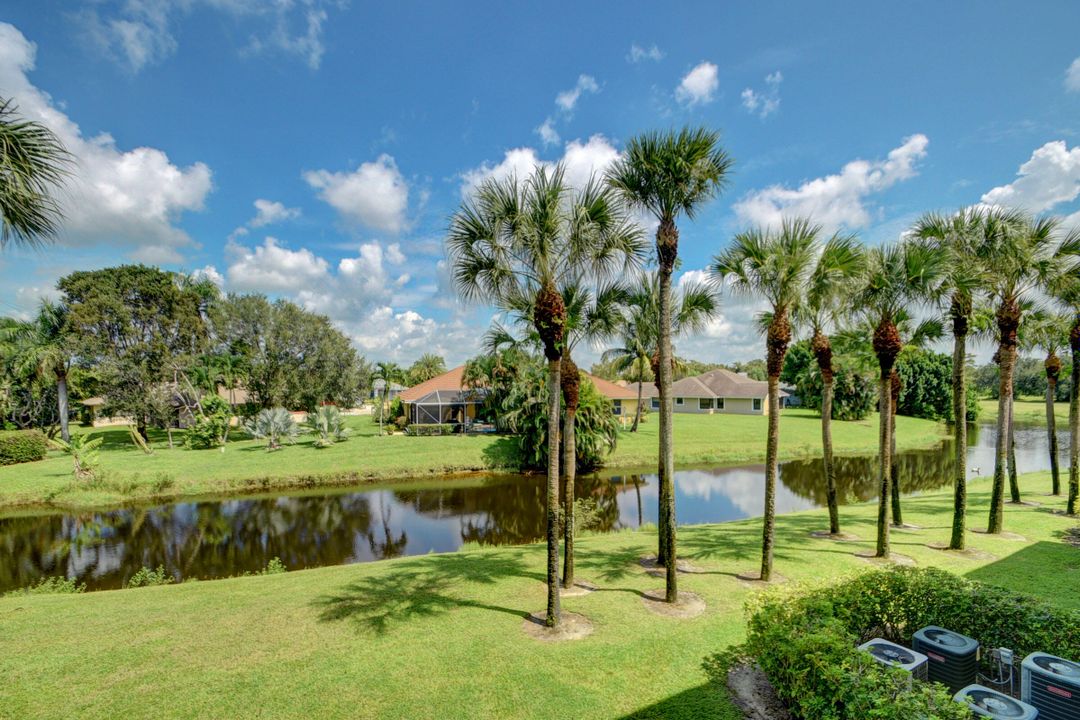 Под контрактом: $2,300 (3 спален, 2 ванн, 1200 Квадратных фут)