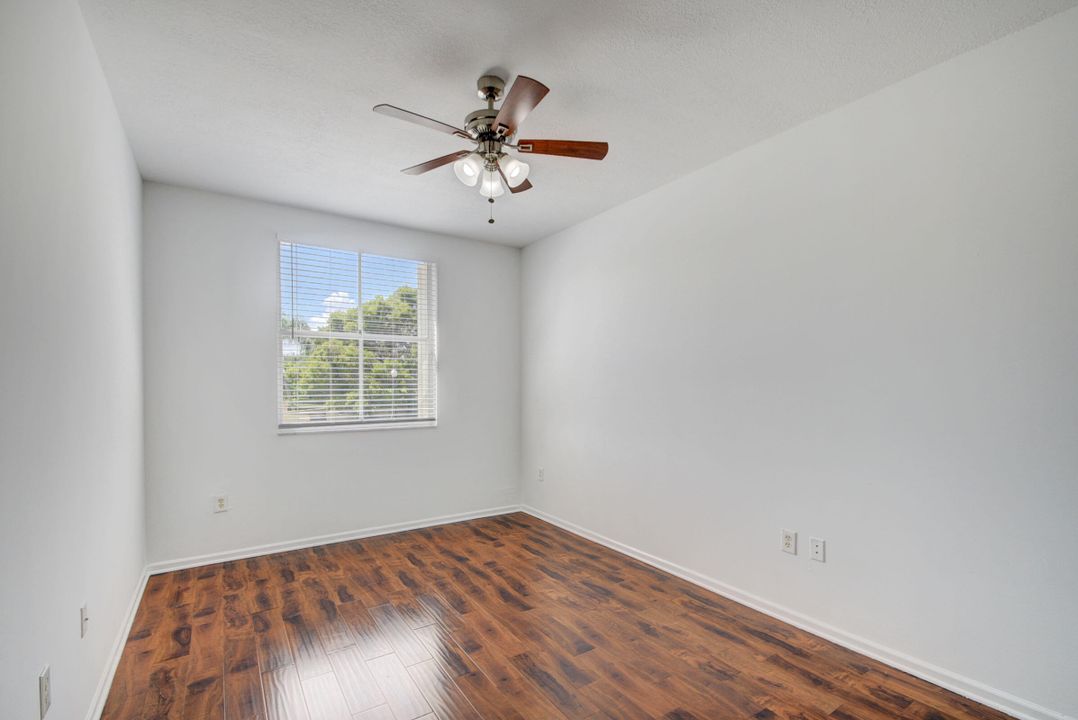 Под контрактом: $2,300 (3 спален, 2 ванн, 1200 Квадратных фут)