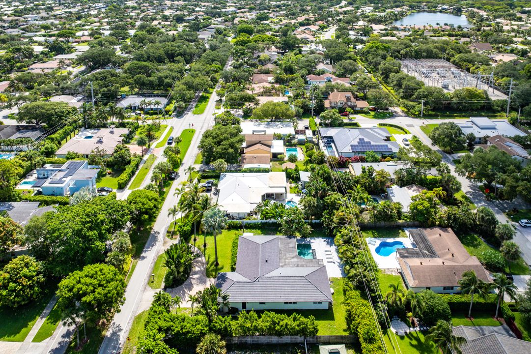 合同活跃: $1,499,000 (5 贝兹, 3 浴室, 2617 平方英尺)