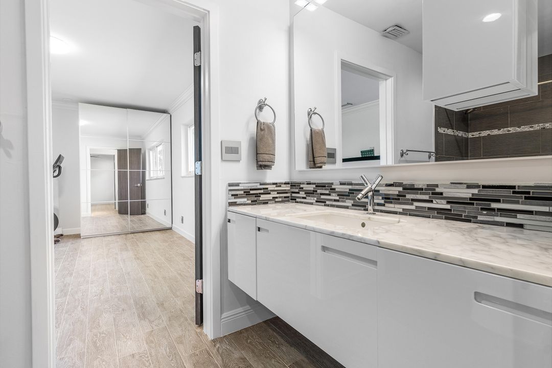 合同活跃: $1,499,000 (5 贝兹, 3 浴室, 2617 平方英尺)