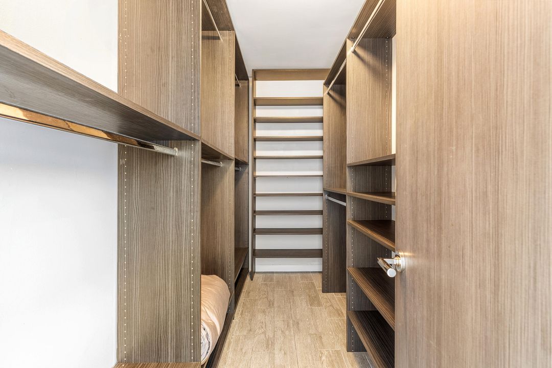 合同活跃: $1,499,000 (5 贝兹, 3 浴室, 2617 平方英尺)