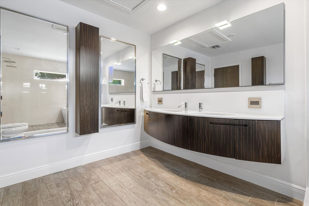 合同活跃: $1,499,000 (5 贝兹, 3 浴室, 2617 平方英尺)