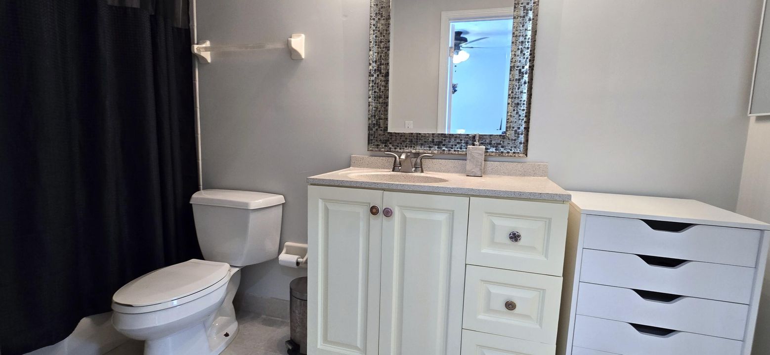 На продажу: $1,150,000 (6 спален, 5 ванн, 4099 Квадратных фут)