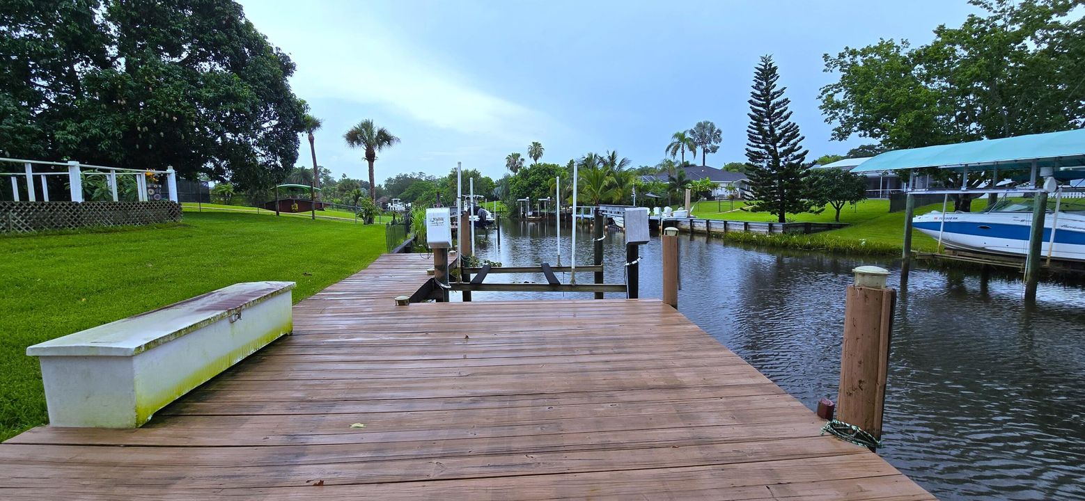 На продажу: $1,150,000 (6 спален, 5 ванн, 4099 Квадратных фут)