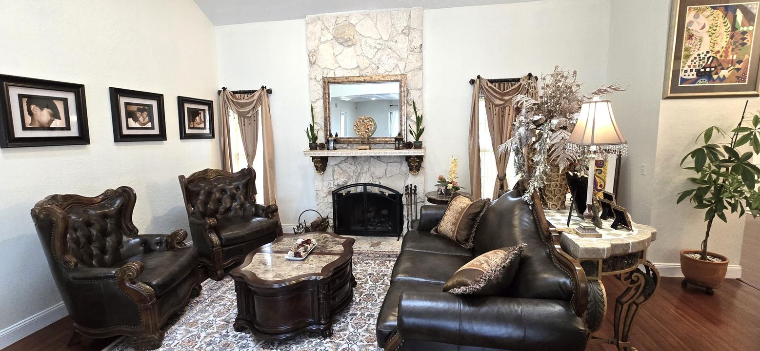 На продажу: $1,150,000 (6 спален, 5 ванн, 4099 Квадратных фут)