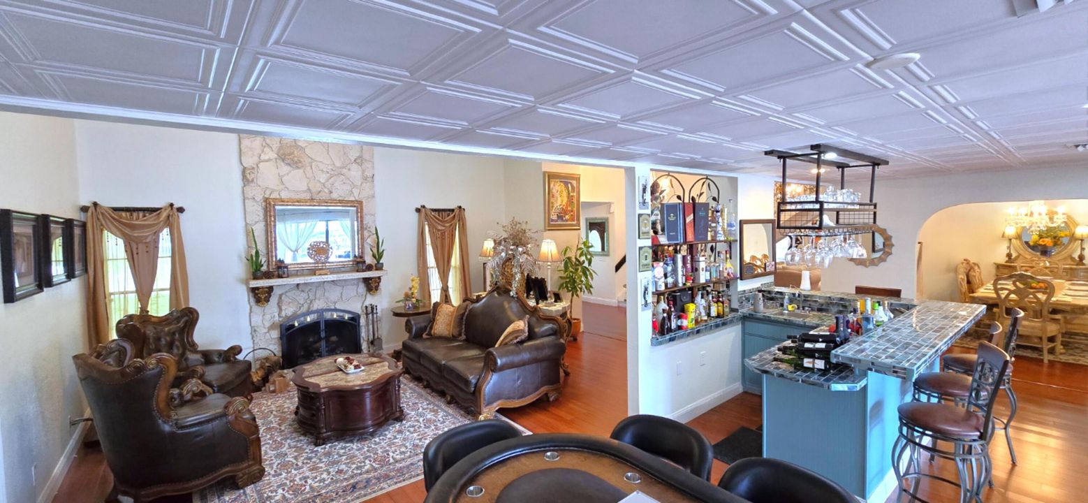 На продажу: $1,150,000 (6 спален, 5 ванн, 4099 Квадратных фут)