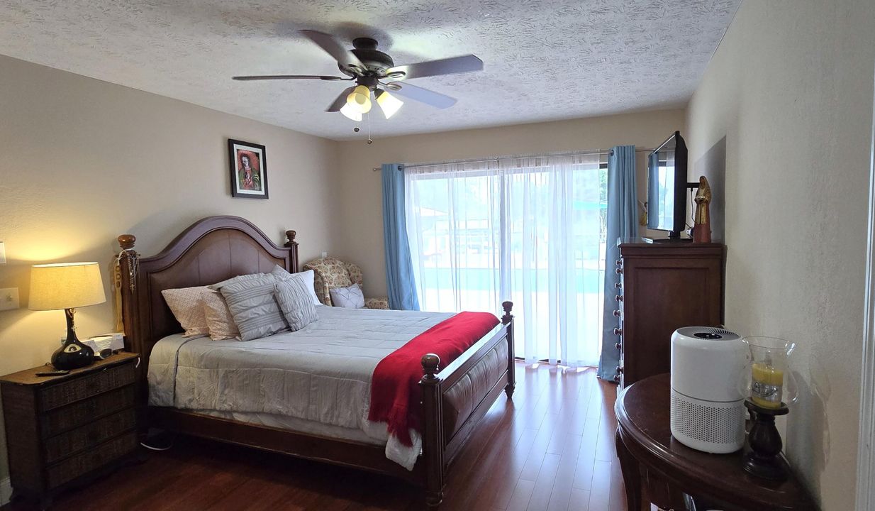 На продажу: $1,150,000 (6 спален, 5 ванн, 4099 Квадратных фут)