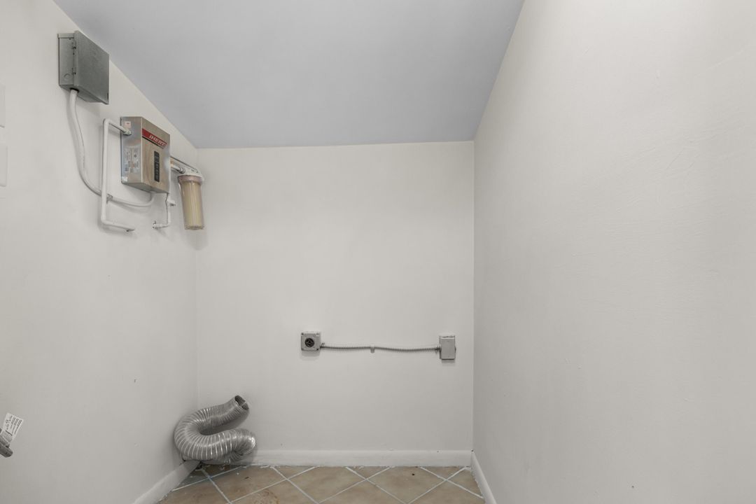 Active With Contract: $425,000 (3 beds, 2 baths, 1198 Square Feet)