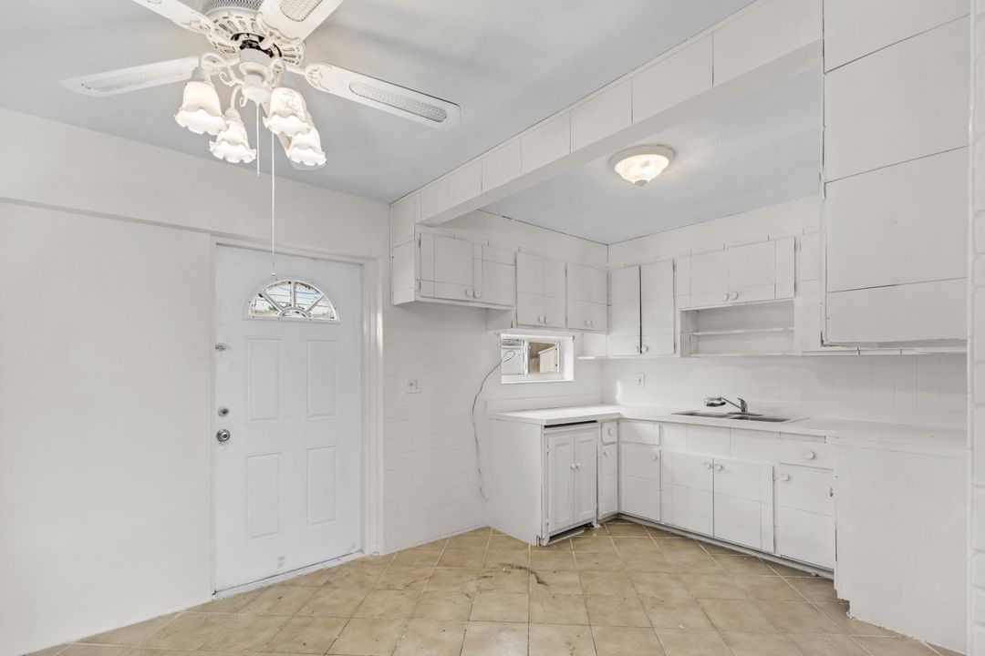 Active With Contract: $425,000 (3 beds, 2 baths, 1198 Square Feet)