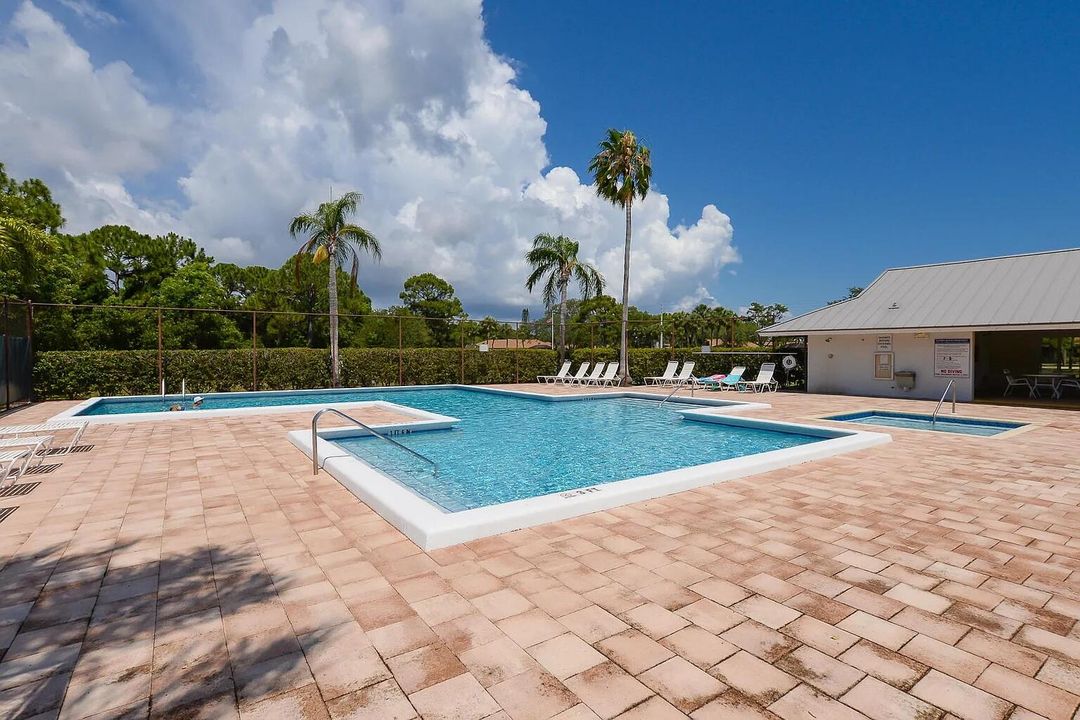 待售: $259,888 (2 贝兹, 2 浴室, 1384 平方英尺)