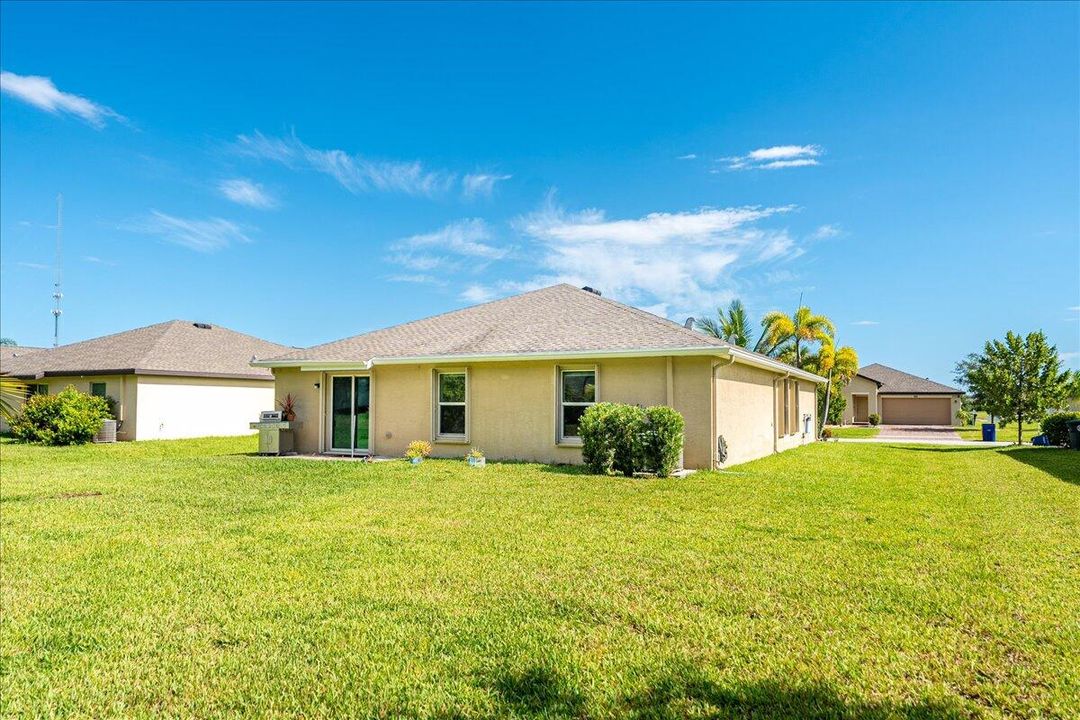 Active With Contract: $339,900 (4 beds, 2 baths, 1830 Square Feet)