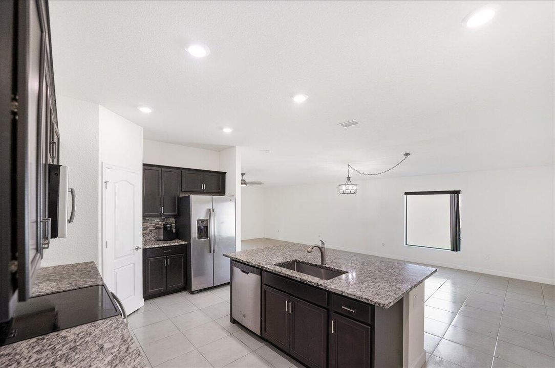 Active With Contract: $339,900 (4 beds, 2 baths, 1830 Square Feet)