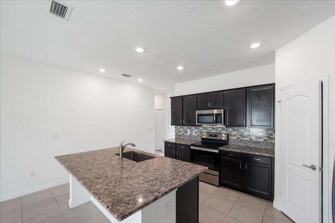 Active With Contract: $339,900 (4 beds, 2 baths, 1830 Square Feet)