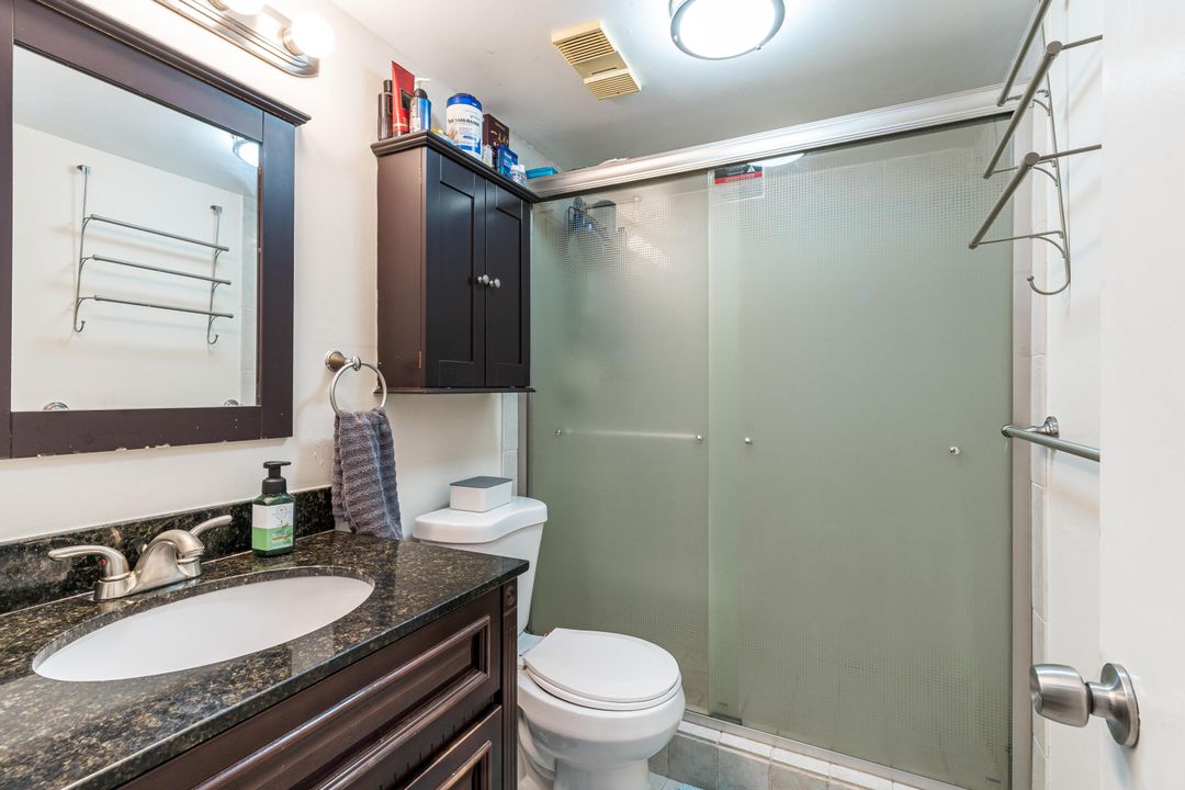 Active With Contract: $189,000 (2 beds, 2 baths, 933 Square Feet)