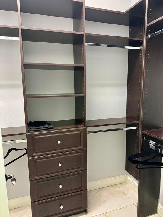 En Renta: $6,900 (3 camas, 2 baños, 2923 Pies cuadrados)