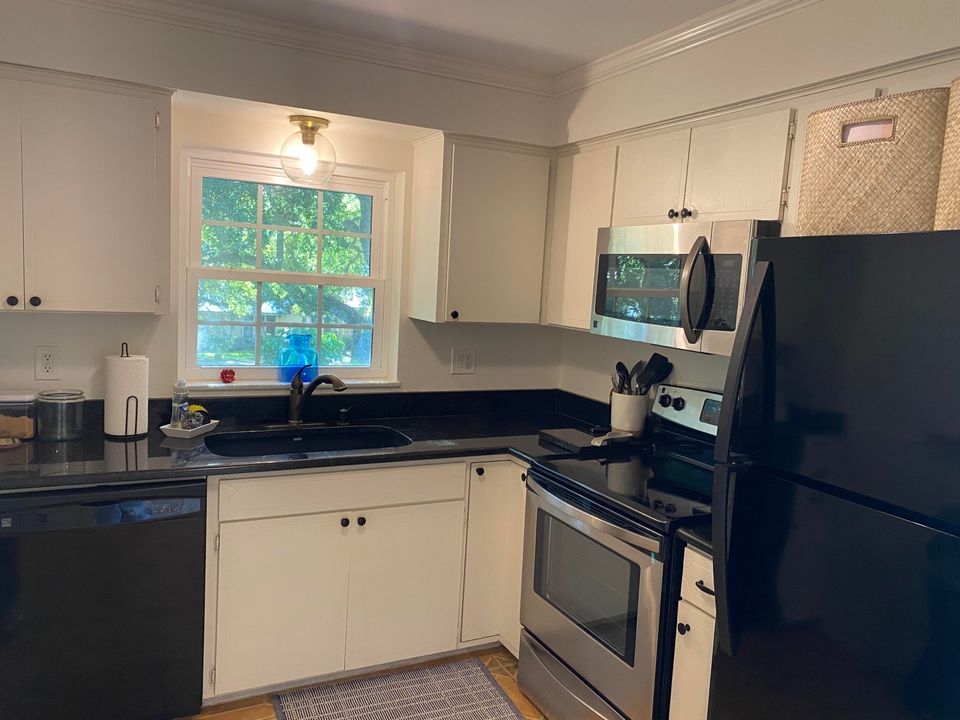 В аренду: $2,400 (2 спален, 2 ванн, 1120 Квадратных фут)