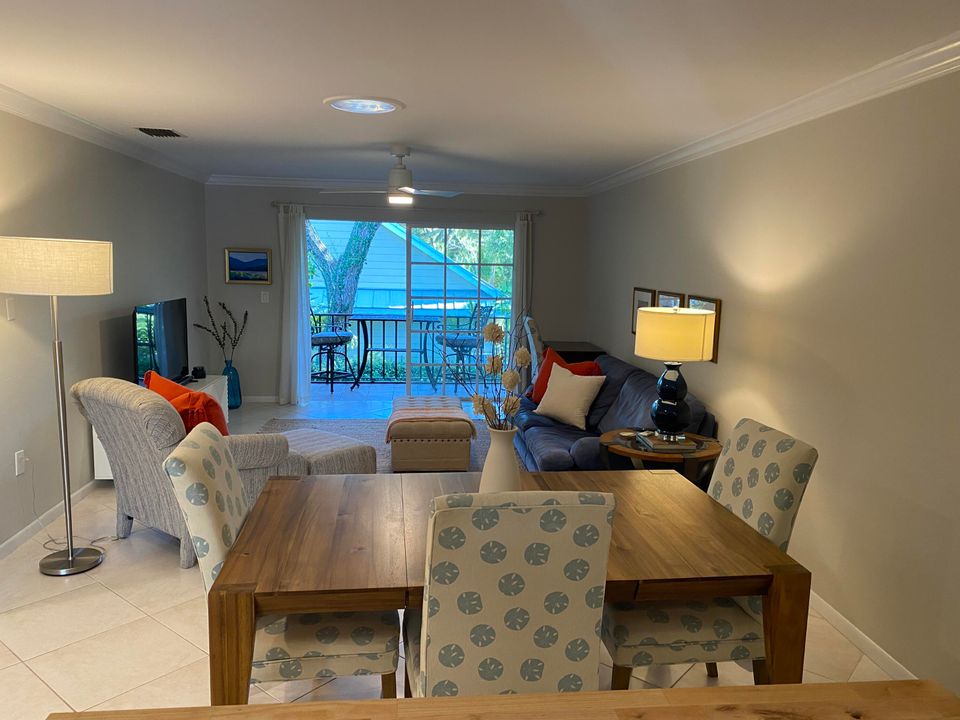 В аренду: $2,400 (2 спален, 2 ванн, 1120 Квадратных фут)