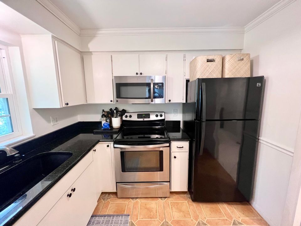 В аренду: $2,400 (2 спален, 2 ванн, 1120 Квадратных фут)